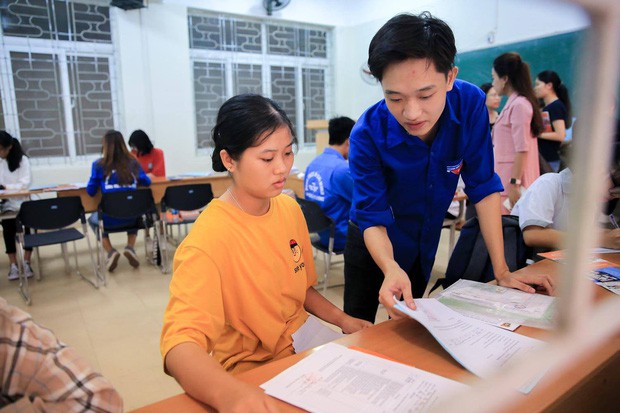 Chuyện cổ tích của nữ sinh nghèo phải cất giấy báo nhập học: Cái gật đầu của người mẹ đáng thương và món quà nhân văn đầy bất ngờ - Ảnh 9.