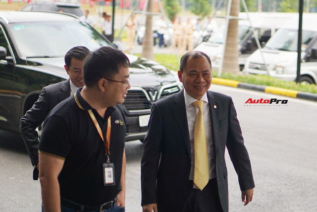 Thủ tướng Malaysia lái thử VinFast Lux SA2.0: Xe đẹp, khoẻ nhưng tiếc mới được lái 100km/h - Ảnh 5.