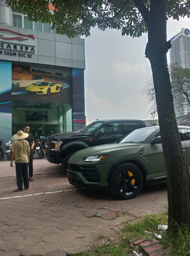 Rộ tin ông chủ cà phê Trung Nguyên sắm Lamborghini Urus màu xanh rêu độc nhất Việt Nam giá hơn 20 tỷ đồng - Ảnh 1.