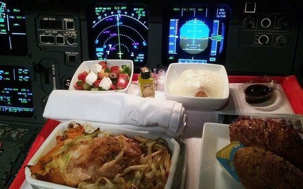 Góc khuất đằng sau những chuyến bay dài của phi công và tiếp viên: Liệu có được ngủ nghỉ, ăn uống như hành khách? - Ảnh 15.