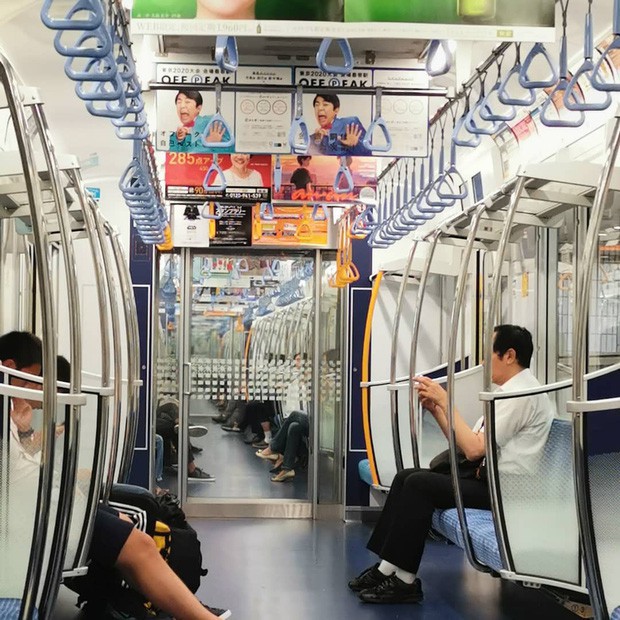  Những điều cấm kị du khách thường mắc phải khi đi tàu điện khiến người Nhật khó chịu, nhiều cái nghe vô lý nhưng lại rất… thuyết phục!  - Ảnh 5.