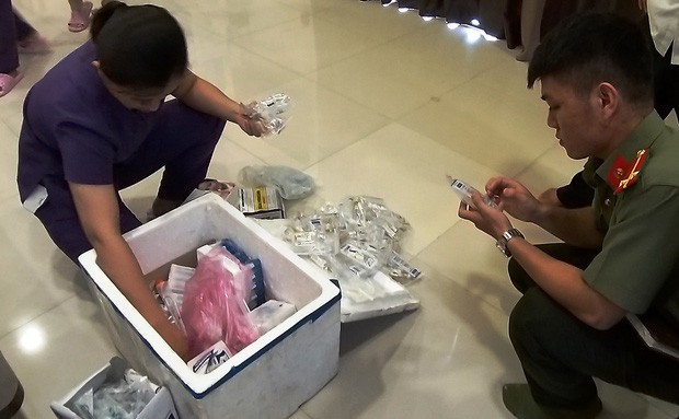 7 phụ nữ kéo đến thẩm mỹ viện ở Đà Nẵng đòi lại tiền vì... làm hoài mà không thấy đẹp - Ảnh 2.