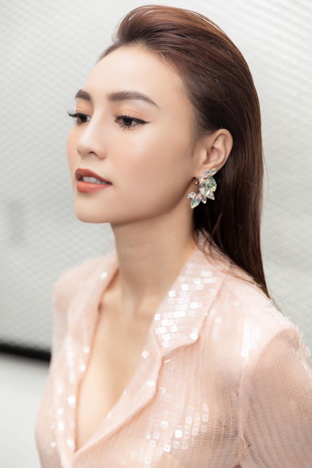 Lễ ra mắt MXH Lotus chính là sự kiện hot nhất tháng 9 này: Gây bão từ ngay chiếc thiệp mời ma thuật, dự kiến quy tụ hàng trăm celebs, creators hàng đầu Việt Nam - Ảnh 6. Lễ ra mắt MXH Lotus chính là sự kiện hot nhất tháng 9 này: Gây bão từ ngay chiếc thiệp mời ma thuật, dự kiến quy tụ hàng trăm celebs, creators hàng đầu Việt Nam - Ảnh 6.