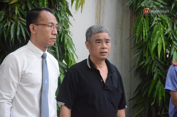 Nóng: Thực nghiệm hiện trường vụ bé trai 6 tuổi tử vong vì bị bỏ quên trên xe đưa đón trường Gateway - Ảnh 2. Nóng: Thực nghiệm hiện trường vụ bé trai 6 tuổi tử vong vì bị bỏ quên trên xe đưa đón trường Gateway - Ảnh 2.