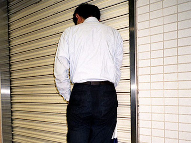  Chùm ảnh về các doanh nhân ngủ trên đường phố mô tả chân thực về văn hóa làm việc khắc nghiệt nhất thế giới của Nhật Bản - Ảnh 59.