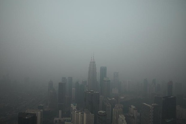 Cháy rừng khiến các nước Đông Nam Á chìm trong khói mù - Ảnh 2.