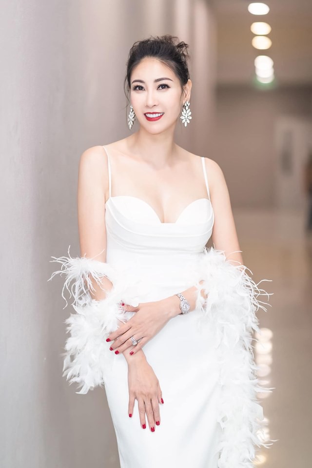 Hoa hậu có xuất thân khủng nhất Việt Nam: Cuộc đời long đong lận đận, trải qua sóng gió mới tìm thấy hạnh phúc - Ảnh 20.