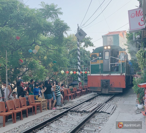 4 địa điểm “sống ảo” ở Hà Nội lên hình long lanh mà ngoài đời thì… hên xui, 2 nơi cuối còn nguy hiểm đến cả tài sản và tính mạng mà dân tình vẫn đổ xô tới - Ảnh 34.