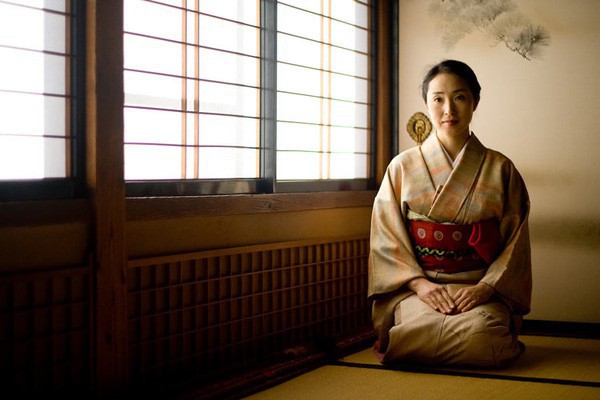 Phụ nữ Nhật Bản thời hiện đại: Tự kết hôn với chính mình, coi việc lấy chồng là tự dồn mình vào góc tường, khiến các đấng mày râu ế vợ, chính quyền lo lắng - Ảnh 1.