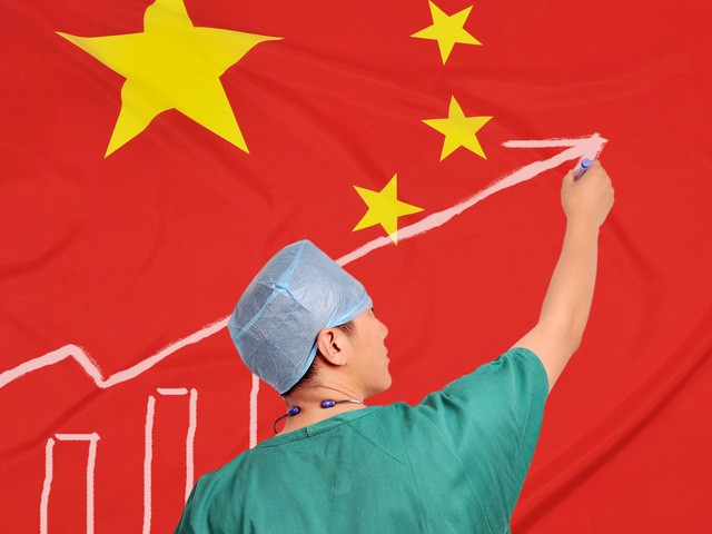Dịch vụ thăm khám qua ứng dụng nở rộ ở Trung Quốc: Bác sĩ tay nghề cao tư vấn, chẩn đoán trực tiếp cho 10 bệnh nhân cùng lúc, cải thiện tình trạng chen chúc, chờ đợi ở các bệnh viện tuyến trên - Ảnh 1.