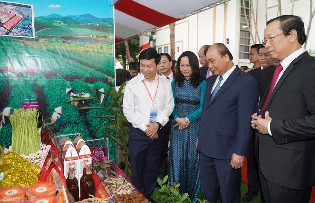 Thủ tướng: Làm sao để mỗi khách du lịch đến Lạng Sơn phải mua 1 con vịt quay mang về - Ảnh 2.