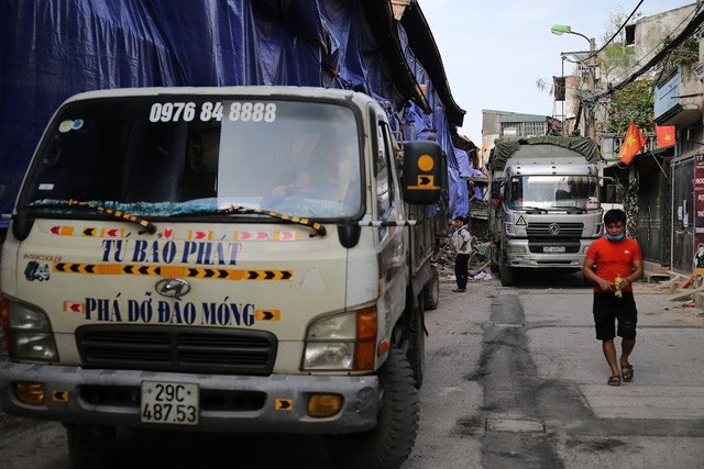 Vụ cháy Công ty Rạng Đông: Binh chủng hóa học vào cuộc - Ảnh 8. Vụ cháy Công ty Rạng Đông: Binh chủng hóa học vào cuộc - Ảnh 8.