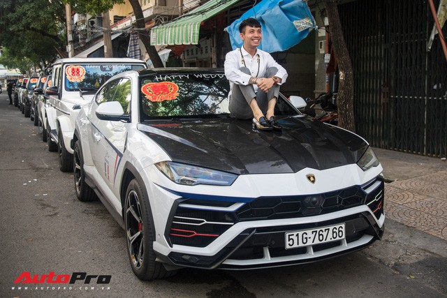 Minh Nhựa ngồi đầu xe Lamborghini Urus dẫn dầu dàn xe hơn 100 tỷ đồng phục vụ đám cưới cô con gái - Ảnh 1.