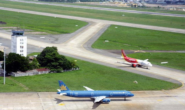  Đường băng xô dịch, gãy vỡ, hằn lún, phùi bùn: Tiền đâu cải tạo sân bay Nội Bài, Tân Sơn Nhất?  - Ảnh 1.