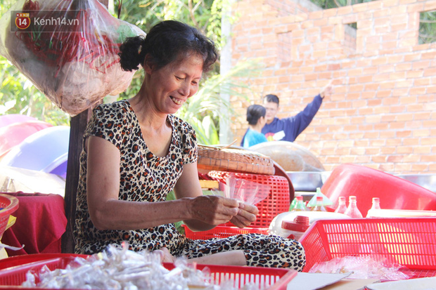 Chuyện chưa kể về đĩa mứt Tết đặc biệt của người phụ nữ miền Tây: Nhất quyết không lấy chồng để dành hết thời gian làm ra loại mứt mới - Ảnh 5.