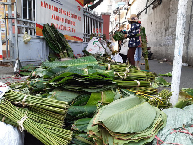  Chợ lá dong nửa thế kỷ ở Sài Gòn ế ẩm do heo tăng giá  - Ảnh 2.