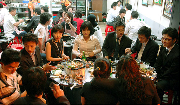  Millennial Hàn Quốc: Thế hệ khốn khổ vì quan niệm sống truyền thống ăn sâu “Vất vả hôm nay, sung sướng ngày mai”  - Ảnh 4.