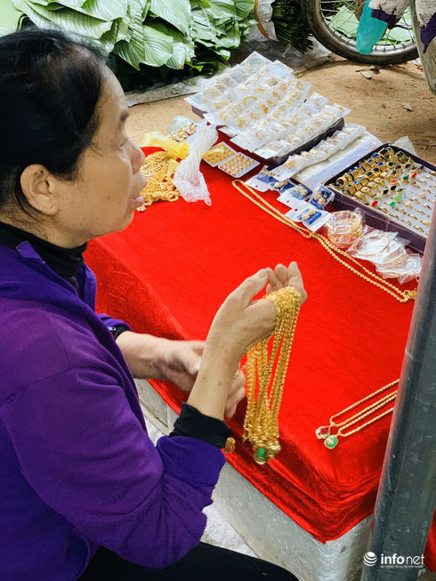 Chợ Nủa – phiên chợ đặc biệt ngày cuối năm ở Hà Nội chỉ dành cho đàn ông - Ảnh 20.