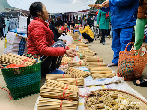 Chợ Nủa – phiên chợ đặc biệt ngày cuối năm ở Hà Nội chỉ dành cho đàn ông - Ảnh 7.
