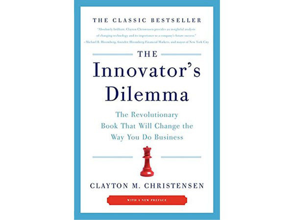  Những cuốn sách viết về kinh doanh có tầm ảnh hưởng lớn nhất từ trước đến nay, được Warren Buffett và Bill Gates khuyên đọc  - Ảnh 2.