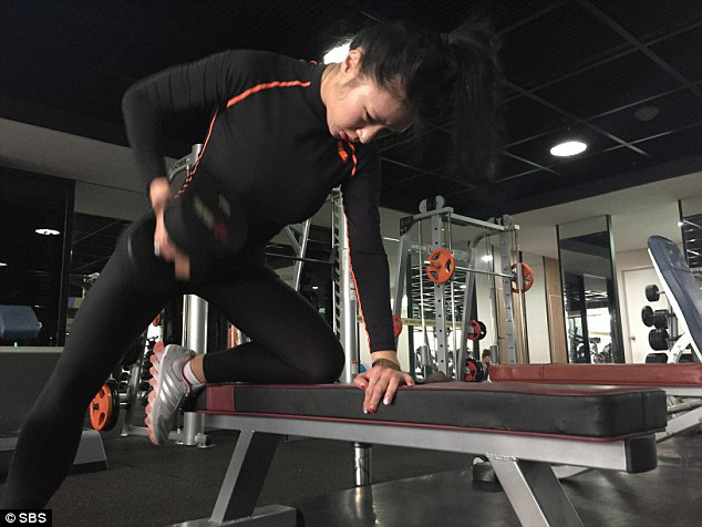 Mukbang: Trào lưu ăn cho người khác xem mang lại thu nhập hàng trăm triệu mỗi tháng nhưng đằng sau lại là góc khuất về sự cô đơn không ai biết - Ảnh 8. Mukbang: Trào lưu ăn cho người khác xem mang lại thu nhập hàng trăm triệu mỗi tháng nhưng đằng sau lại là góc khuất về sự cô đơn không ai biết - Ảnh 8.