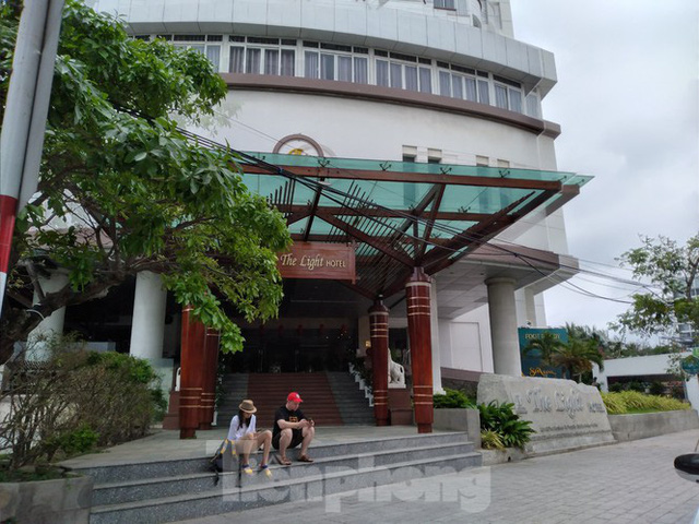  Khách sạn, nhà hàng Nha Trang ế ẩm vì vắng khách du lịch  - Ảnh 7.