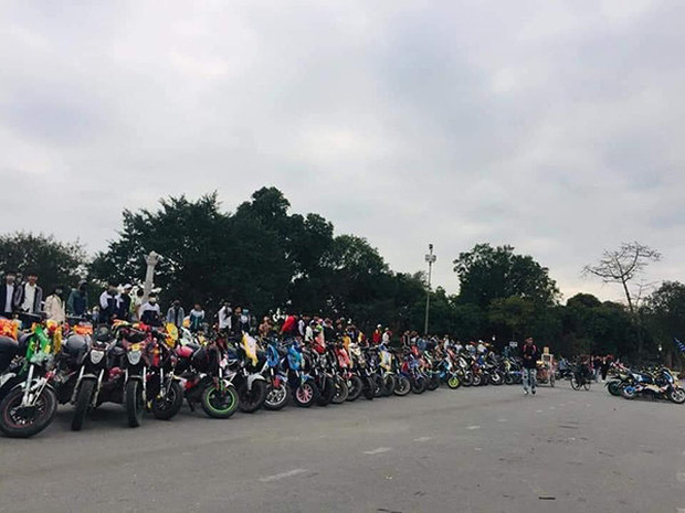 Nghỉ học tránh dịch Covid-19, học sinh Nam Định tụ tập hàng trăm người off team “xe đạp điện” gây phẫn nộ - Ảnh 3. Nghỉ học tránh dịch Covid-19, học sinh Nam Định tụ tập hàng trăm người off team “xe đạp điện” gây phẫn nộ - Ảnh 3.