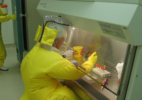 Bên trong phòng thí nghiệm an toàn sinh học BSL-4: Nơi virus không thể nào thoát ra ngoài - Ảnh 15.