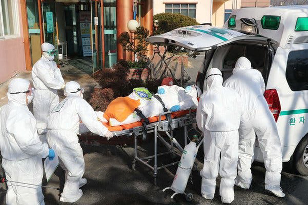 Hàn Quốc trở thành ổ dịch virus corona lớn thứ 2 thế giới: 7 người chết, 833 trường hợp nhiễm bệnh - Ảnh 2.