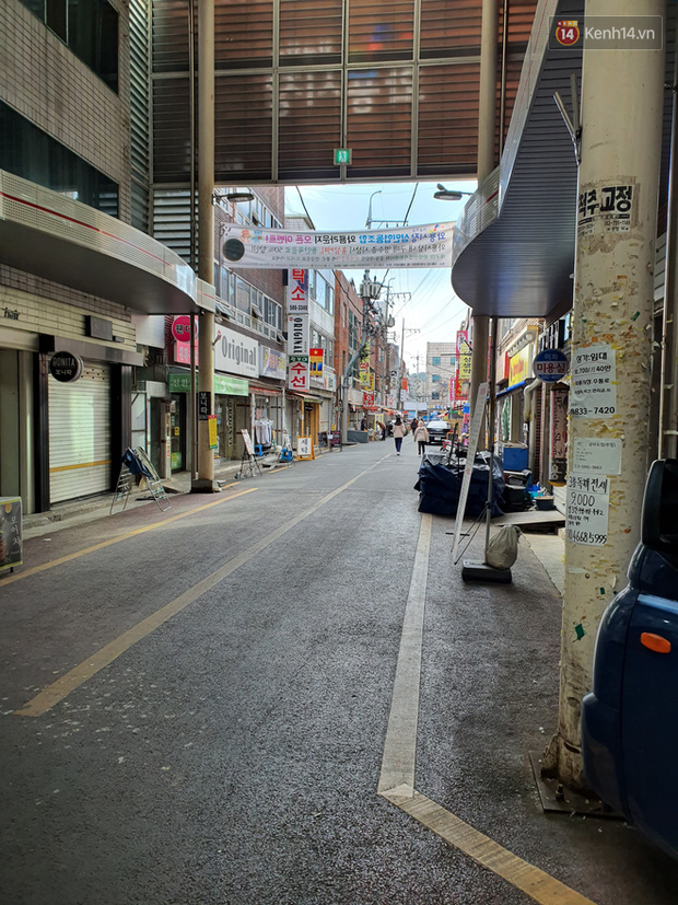  Chùm ảnh đường phố, quán xá, trường học vắng vẻ một cách lạ thường tại tâm dịch Daegu Hàn Quốc qua ống kính du học sinh Việt  - Ảnh 6.