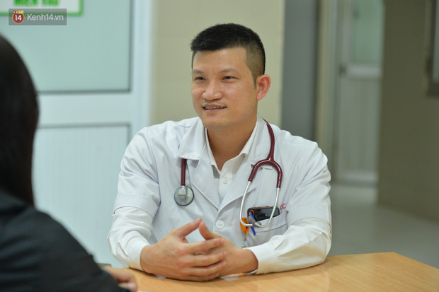 Bác sĩ tự cách ly 14 ngày sau khi đưa 30 công dân từ Vũ Hán về nước: Đây là thời điểm vất vả của ngành y, tôi hy vọng người dân có thể thấu hiểu - Ảnh 6.