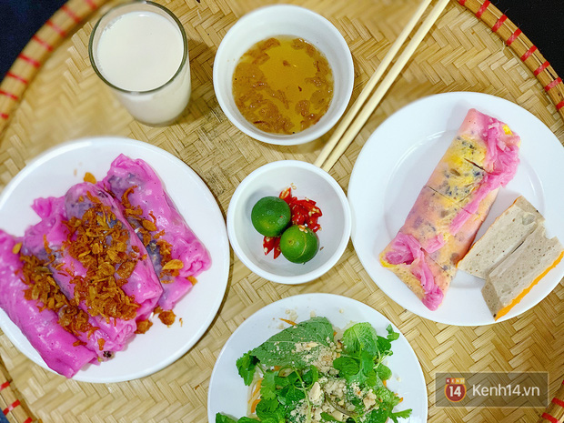 Sự thật về bánh cuốn thanh long hót họt ở Hà Nội: quán vắng nhưng đơn ship hàng thì ùn ùn, làm không kịp nghỉ tay - Ảnh 2. Sự thật về bánh cuốn thanh long hót họt ở Hà Nội: quán vắng nhưng đơn ship hàng thì ùn ùn, làm không kịp nghỉ tay - Ảnh 2.
