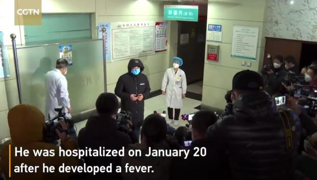 Hàng chục bệnh nhân Trung Quốc nhiễm virus corona hồ hởi xuất viện cùng lúc - Ảnh 2.