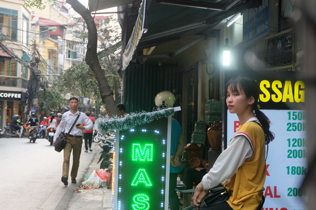  Đói khách vì dịch Covid-19, khách sạn 3 sao ở Hà Nội giảm sốc giá phòng còn 299.000 đồng  - Ảnh 9.