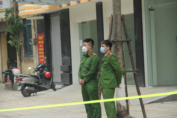 Người dân trong khu cách ly ở Hà Nội: “Công an, bệnh viện mới khổ chứ tôi còn đang béo ra đây này!” - Ảnh 3.