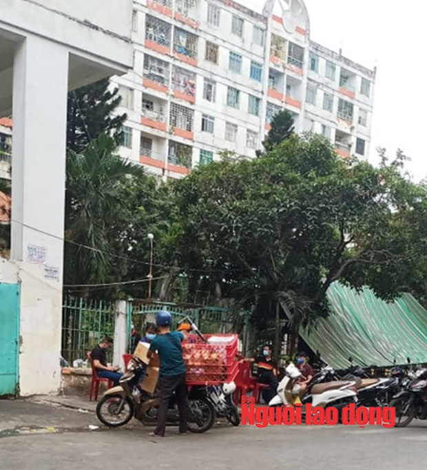 Một người khai báo có liên quan ca bệnh 34: Phong tỏa chung cư Hòa Bình ở TP HCM - Ảnh 5.