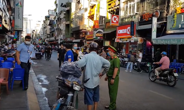 TP.HCM thông tin về ca nguy cơ cao nhiễm Covid-19: Cùng vợ qua Việt Nam và có đi nghỉ dưỡng ở Phú Quốc - Ảnh 1.