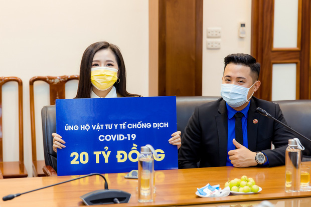 Hoa hậu Mai Phương Thuý gặp Thủ tướng Chính phủ, đại diện ủng hộ 20 tỷ đồng phòng chống đại dịch Covid-19 - Ảnh 3.
