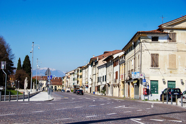  Những đô thị hóa thành phố ma ở Italy trong đại dịch Covid-19  - Ảnh 6.