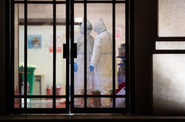 Tâm dịch Hồ Bắc giảm mạnh số ca nhiễm mới virus corona, đã có bệnh viện dã chiến đầu tiên ở Vũ Hán kết thúc sứ mệnh - Ảnh 1.