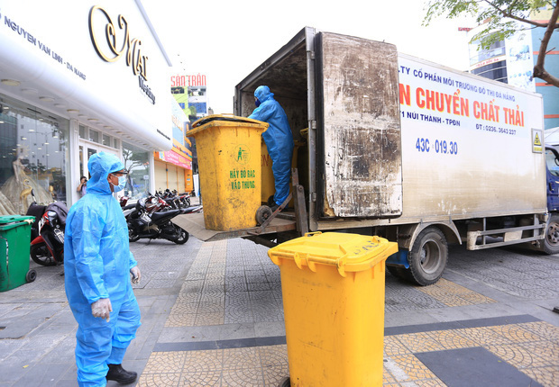  Du khách nước ngoài vui mừng rời khu cách ly ở Đà Nẵng: Cảm ơn các bạn, chúng tôi sẽ quay lại vào một ngày thuận lợi hơn  - Ảnh 15.