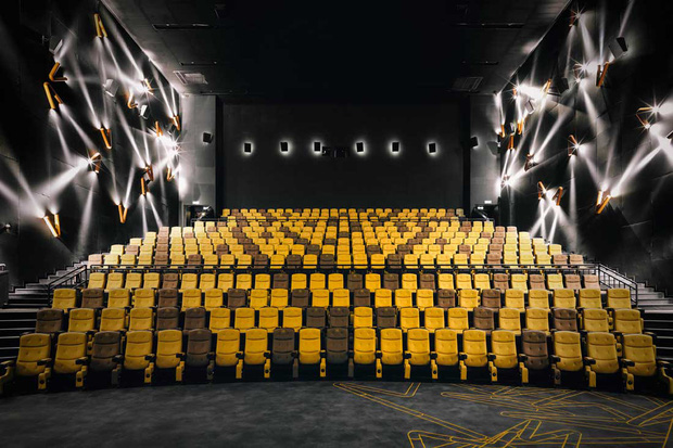 Hơn 500 rạp phim ở Trung Quốc mở cửa trở lại, tái chiếu toàn bom tấn thế giới sau ảnh hưởng COVID-19 - Ảnh 1.