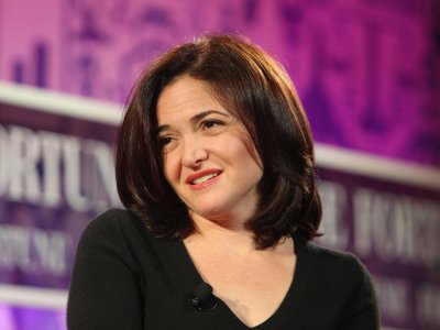 Sheryl Sandberg CEO của Facebook được biết đến là người cẩn thận và chỉn chu.