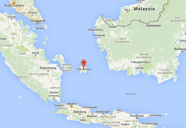 Cập nhật: Người thân khóc nấc khi máy bay của hãng AirAsia chở theo 162 người mất tích 4