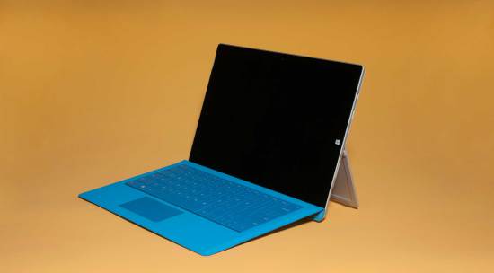 Microsoft Surface Pro 3 có giá tham khảo 799USD kèm bàn phím kiêm bao bảo vệ