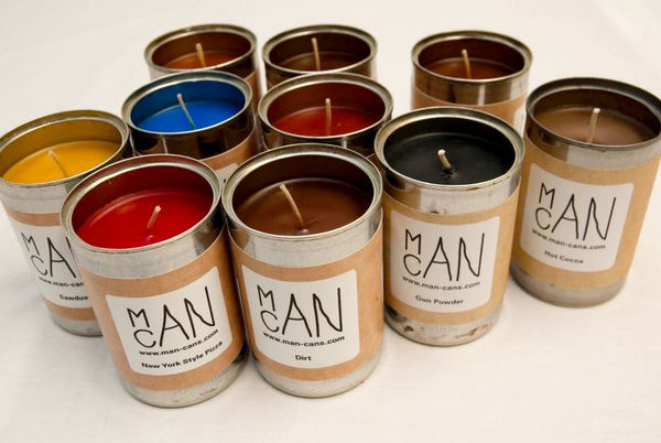 Nến thơm Man-Cans có nhiều màu sắc và mùi thơm hướng tới hình ảnh nam tính