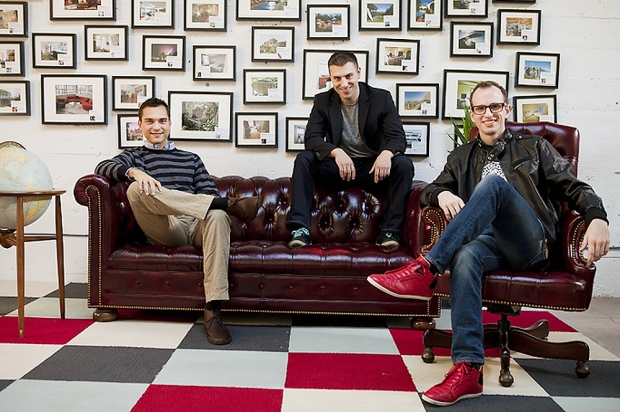 3 đồng sáng lập của Airbnb: Nathan Blecharczyk, Brian Chesky, và Joe Gebbia