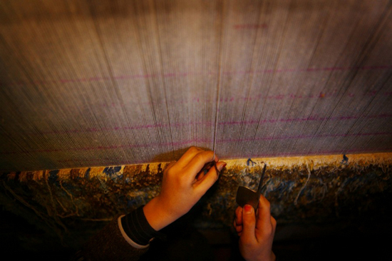 Quá trình làm ra một tấm 
thảm Ba Tư chính là sự thể hiện tính kiên nhẫn của những người thợ dệt 
thảm.