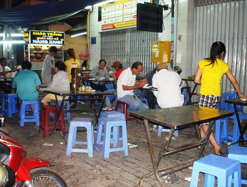 hàng quán, cháo lòng, Hà Nội, Sài Gòn, Lò Đúc, bún chả, bánh đa, hàng-quán, cháo-lòng, Hà-Nội, Sài-Gòn, Lò-Đúc, bún-chả, bánh-đa