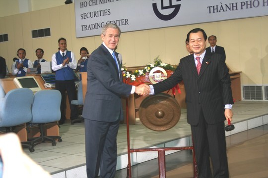 Năm 2006, Tổng thống Mỹ George W. Bush lần đầu tiên đến Việt Nam đã đến tham quan Sở Giao dịch chứng khoán TP HCM.